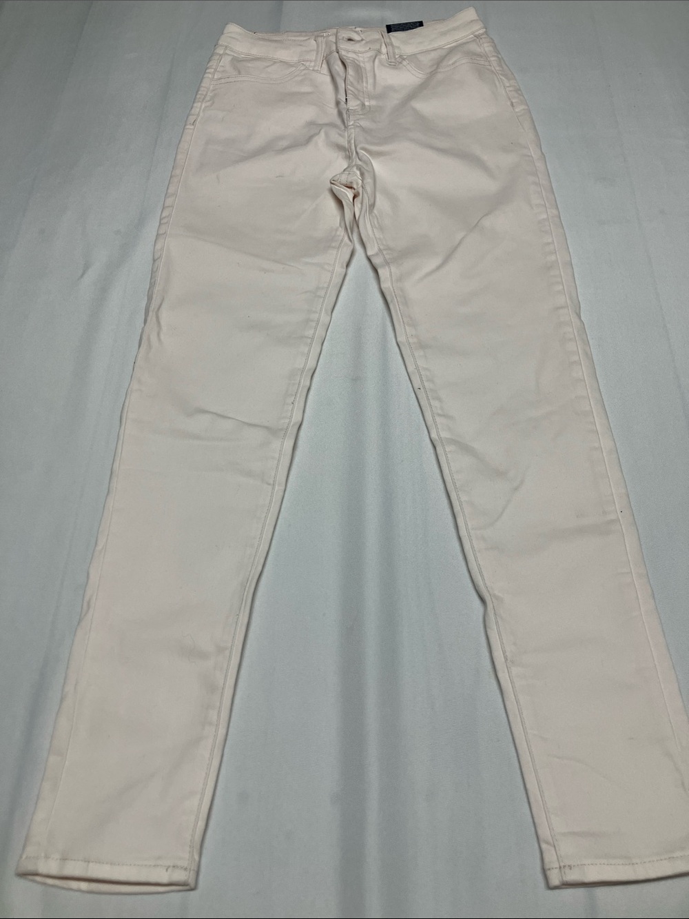 Women’s Skinny Jeans in Light Creamy Pink